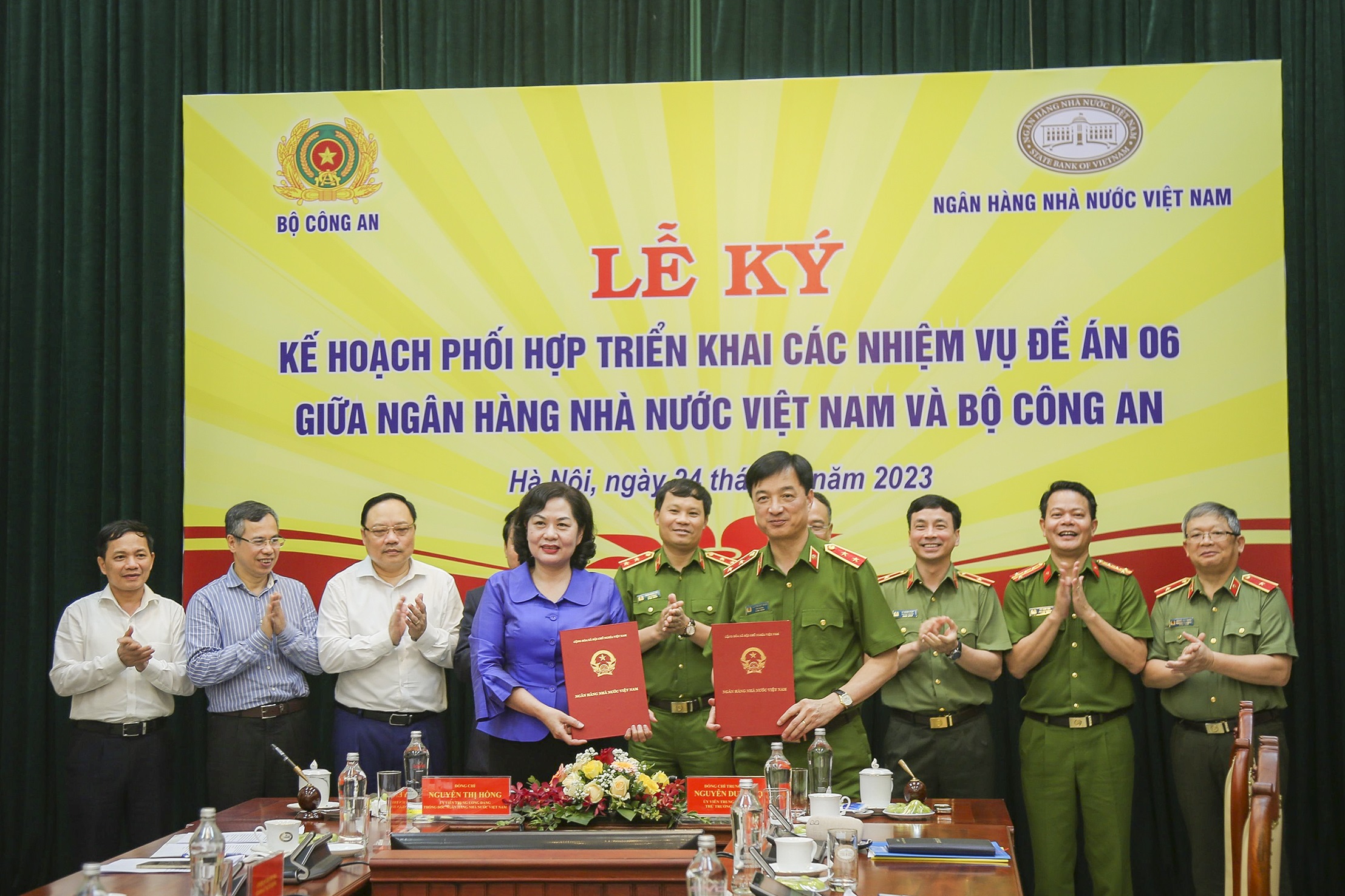Thống đốc Nguyễn Thị Hồng và Trung tướng Nguyễn Duy Ngọc ký kết Kế hoạch triển khai các nhiệm vụ Đề án 06