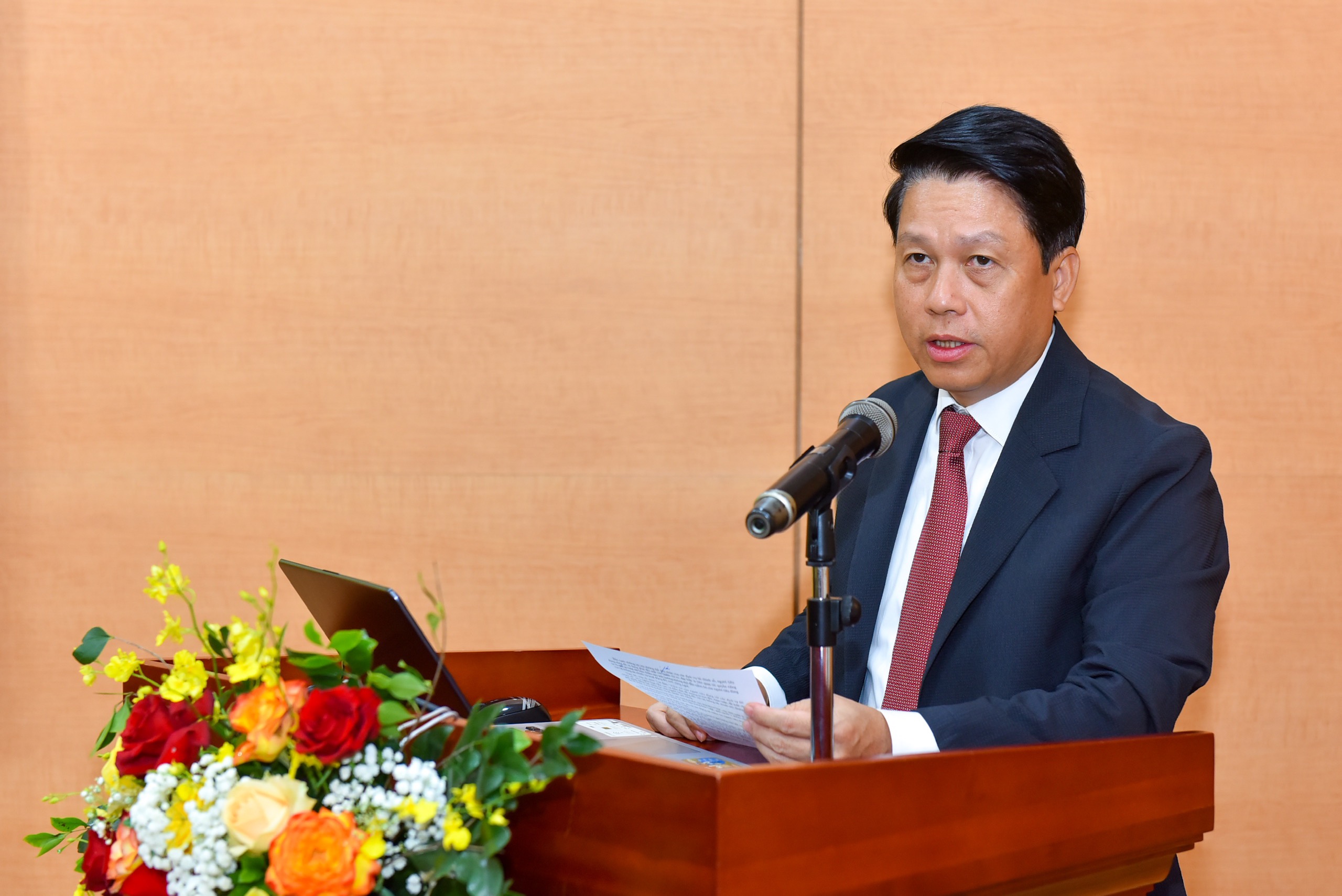 Phó Thống đốc Phạm Tiến Dũng phát biểu khai mạc Tọa đàm