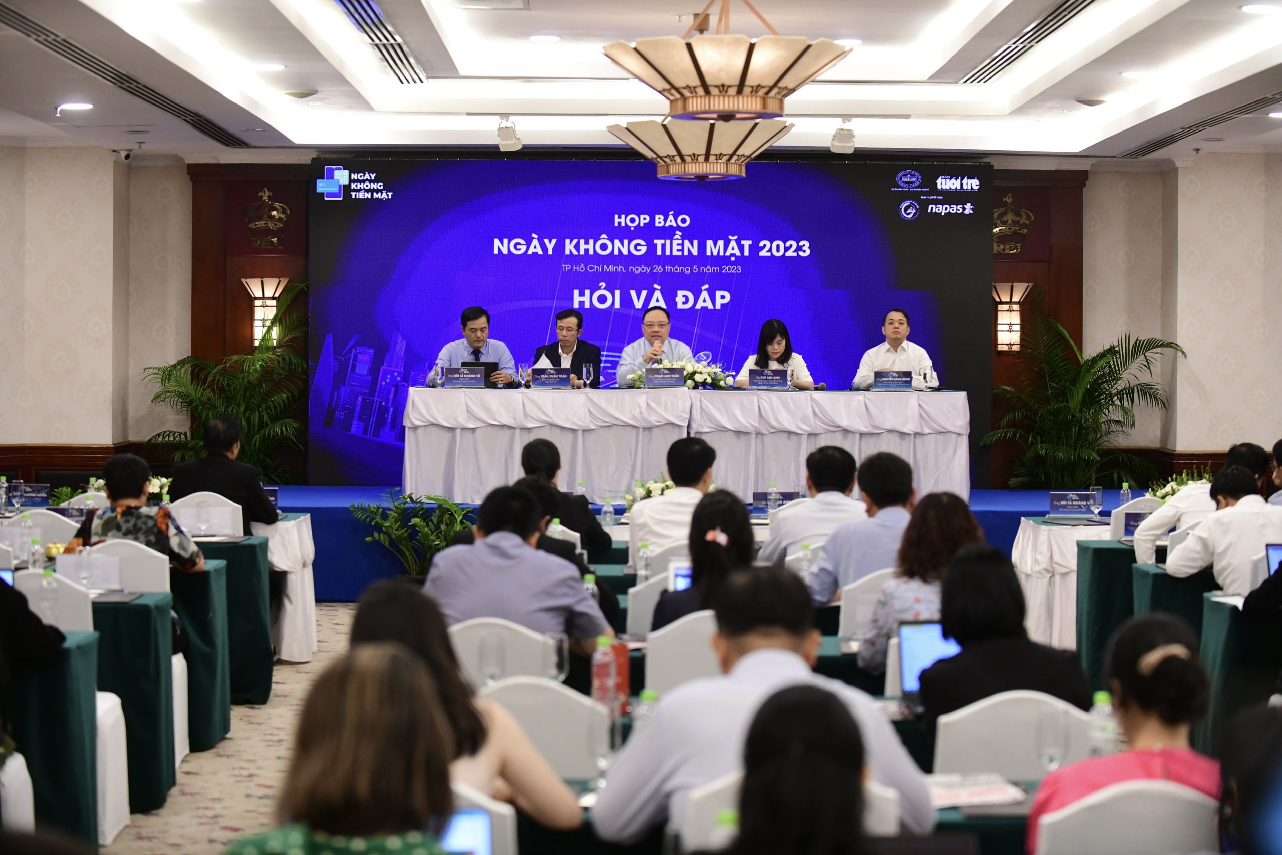 Quang cảnh buổi họp báo