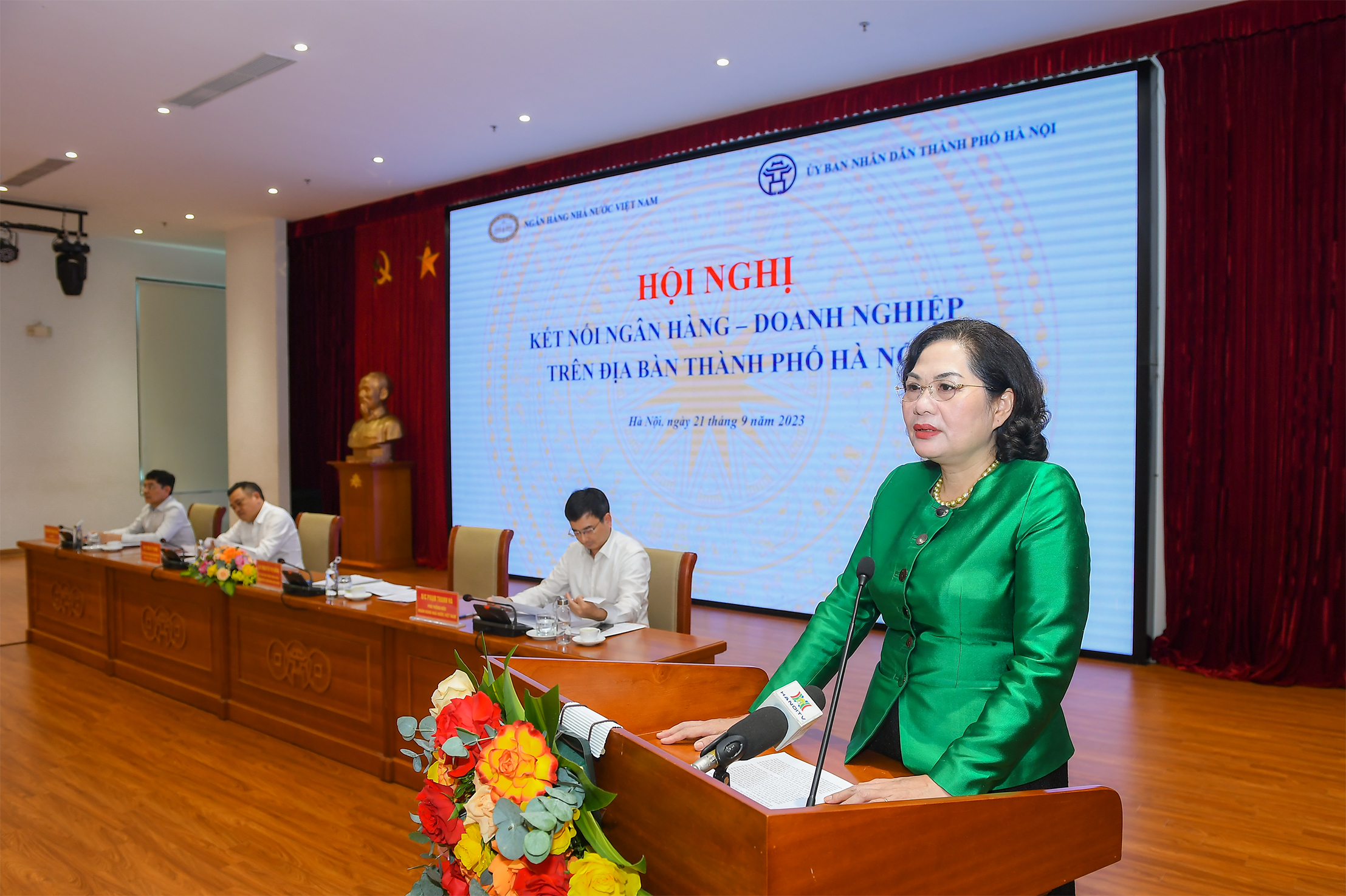 Đồng chí Nguyễn Thị Hồng, Ủy viên Ban Chấp hành Trung ương Đảng, Thống đốc NHNN phát biểu khai mạc hội nghị