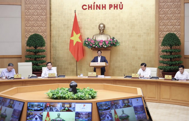 Prime Minister Pham Minh Chinh chairs the Meeting