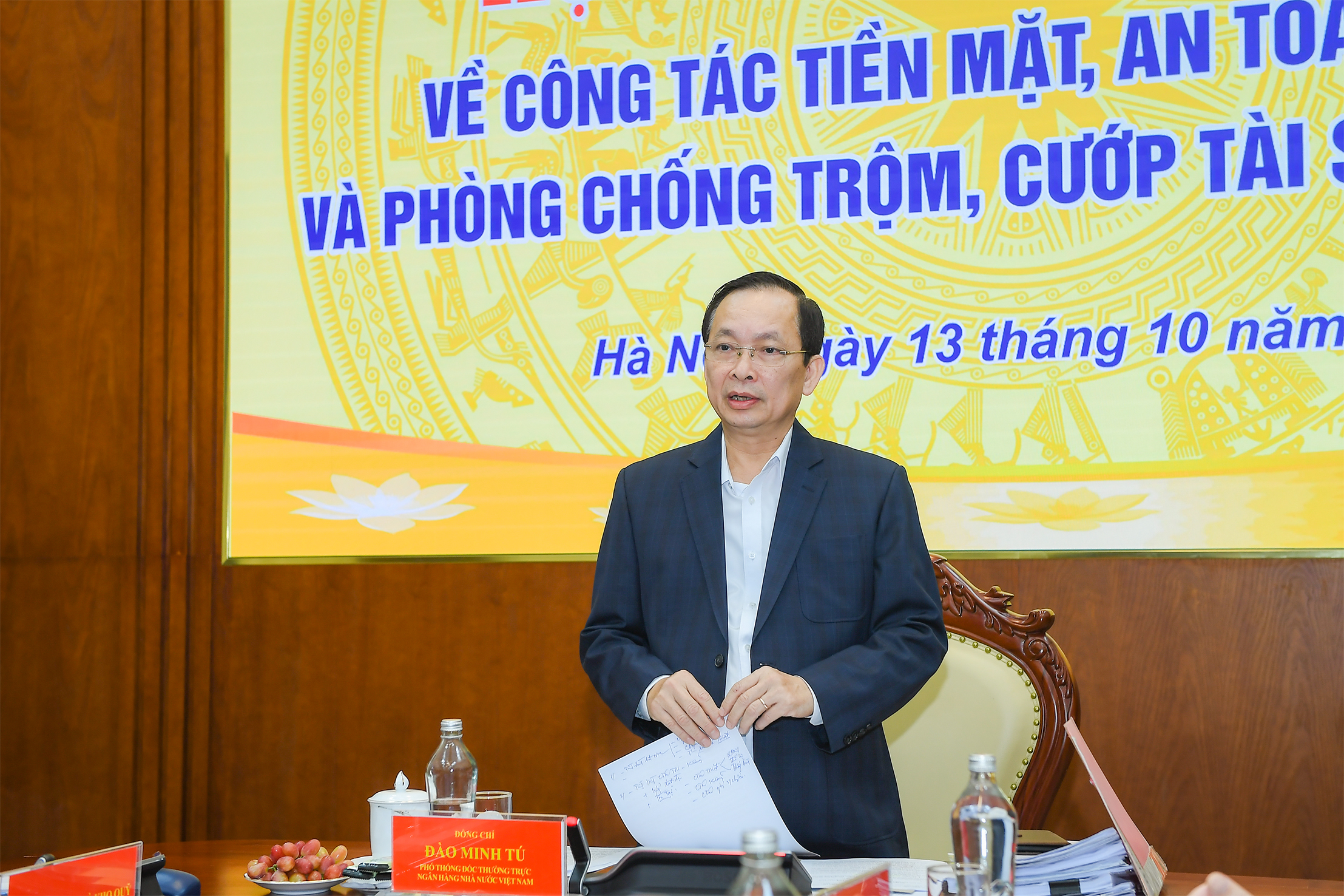 Phó Thống đốc Thường trực NHNN Đào Minh Tú chủ trì Hội nghị