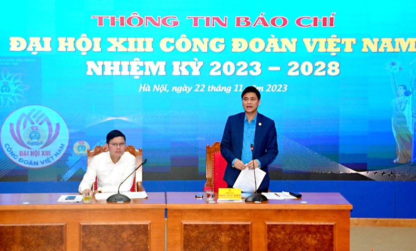 Lãnh đạo Tổng Liên đoàn Lao động Việt Nam phát biểu tại buổi họp báo
