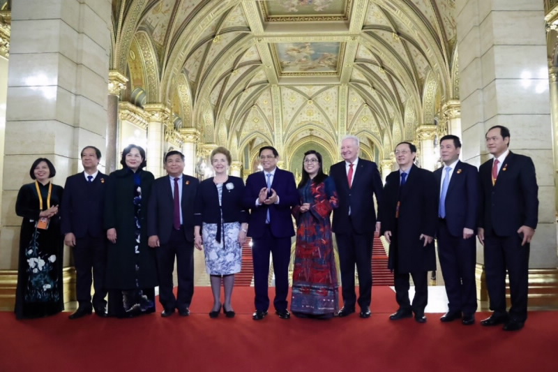 Vietnamese Delegation have a lot of activities during the official visit in Hungary
