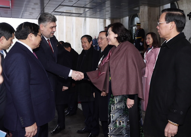The Prime Minister of Romania welcomes the high ranking delegation from Vietnam