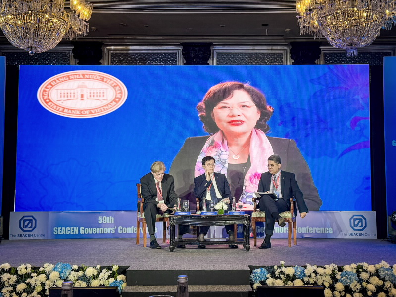 SBV Governor delivers her discussion paper at the High-Level Seminar themed "Navigating Economic Headwinds and Advancing Financial Inclusion: Perspectives and Challenges"