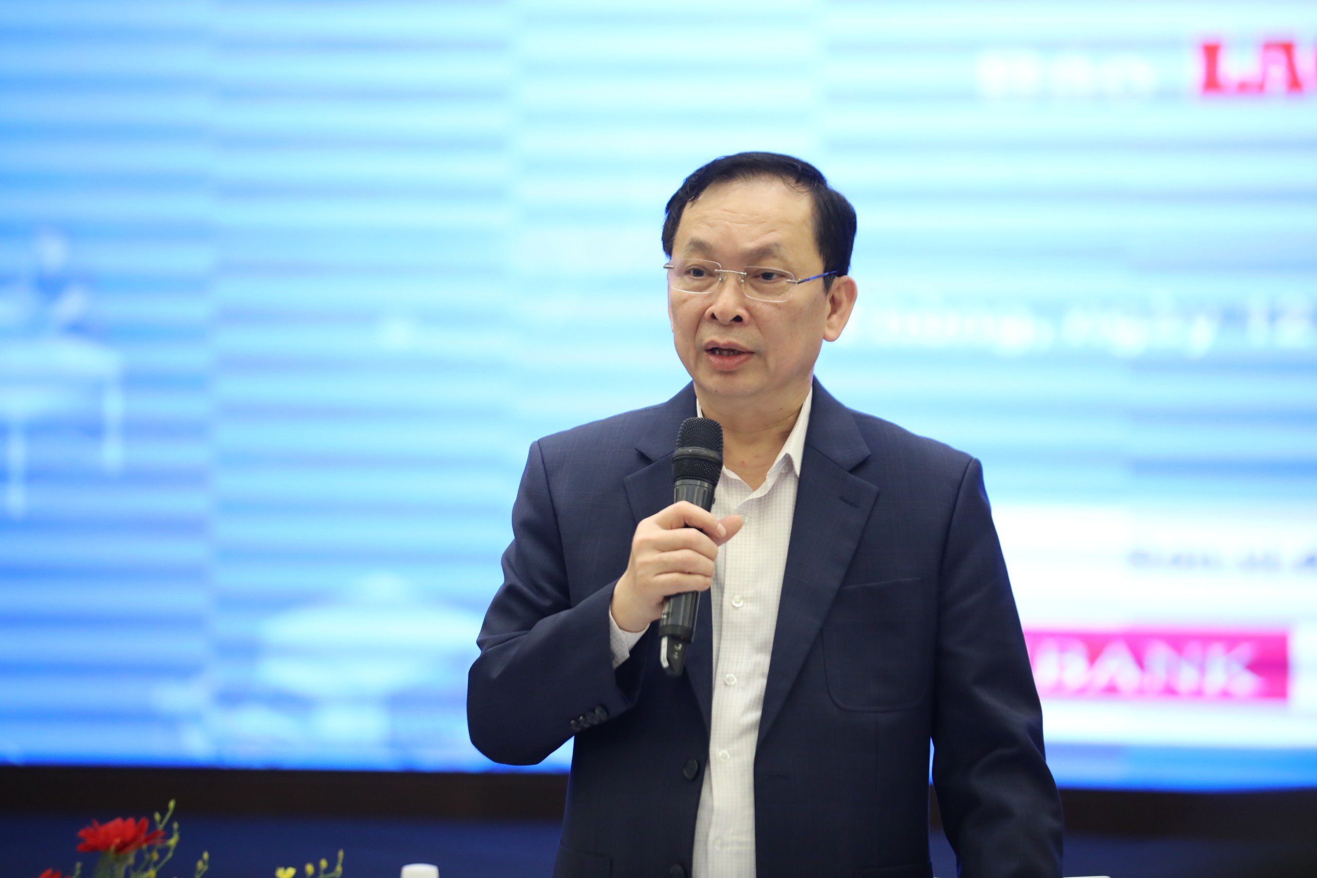 Phó Thống đốc Thường trực NHNN Đào Minh Tú phát biểu tại hội thảo