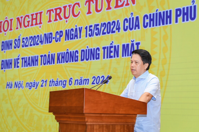 Deputy Governor Pham Tien Dzung speaks at the Conference