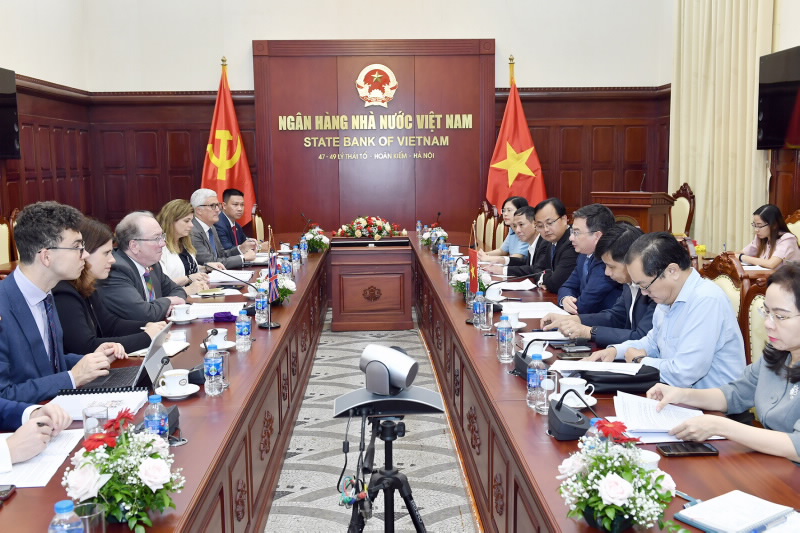 Deputy Governor Pham Thanh Ha meets Lord Mayor of the City of London