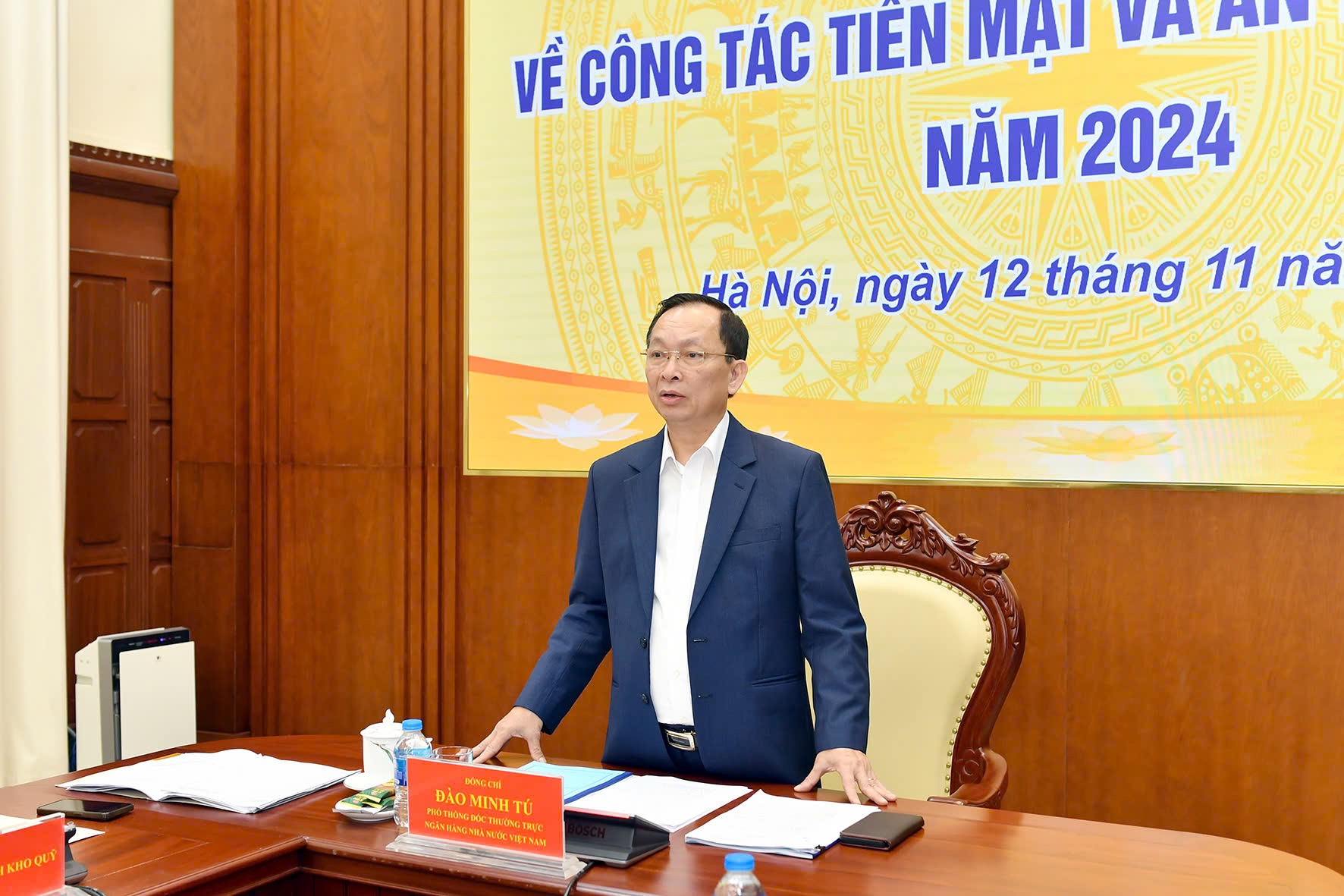 Phó Thống đốc Thường trực NHNN Đào Minh Tú chủ trì Hội nghị