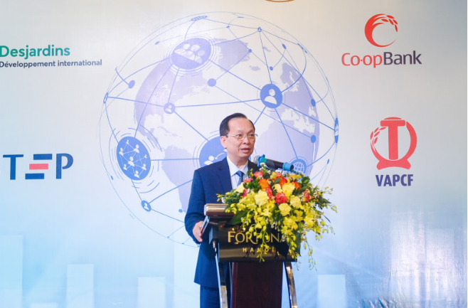 First Deputy Governor Dao Minh Tu speaks at the Ceremony