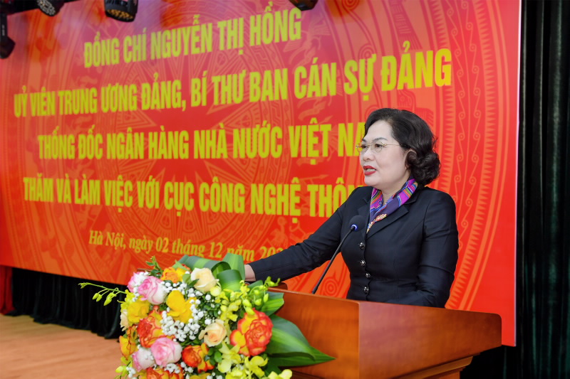 SBV Governor Nguyen Thi Hong speaks at the meeting