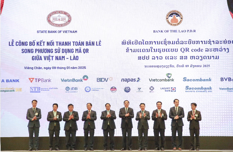 Prime Minister Pham Minh Chinh and leaders of several Ministries and agencies of the two countries at the ceremony