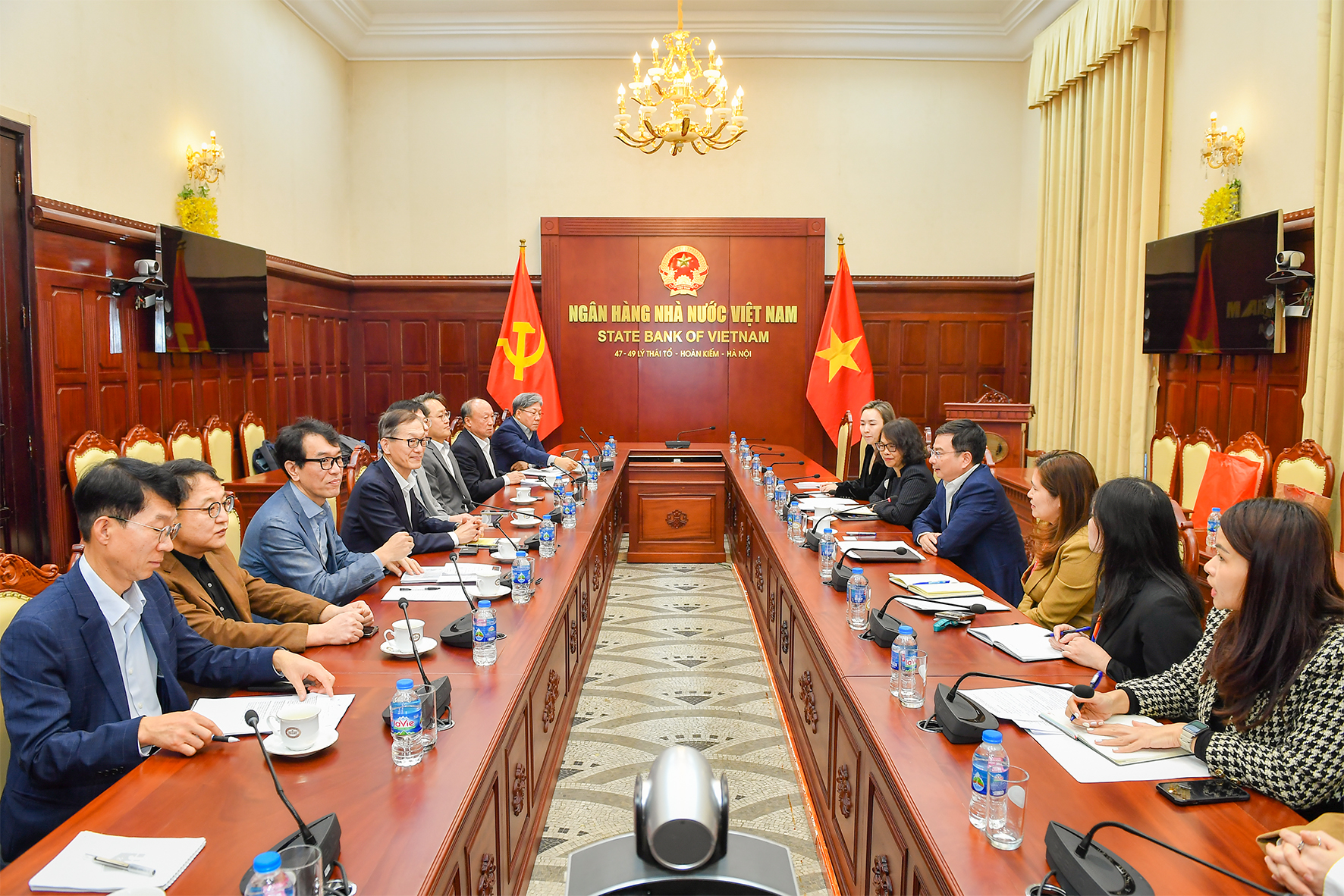 Toàn cảnh toạ đàm