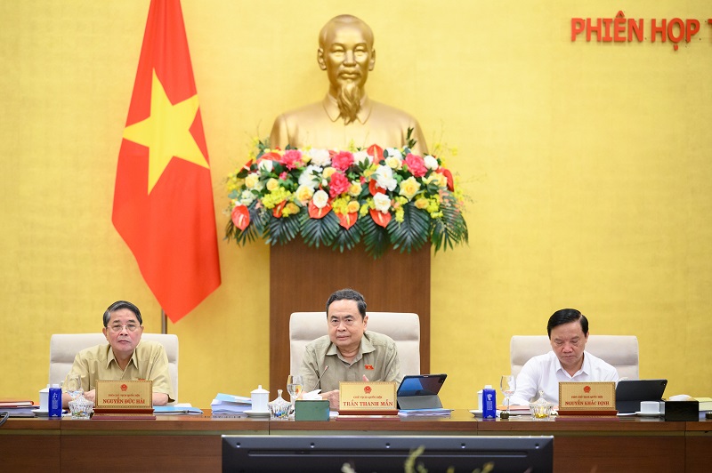 Chủ tịch Quốc hội Trần Thanh Mẫn cho ý kiến tại phiên họp