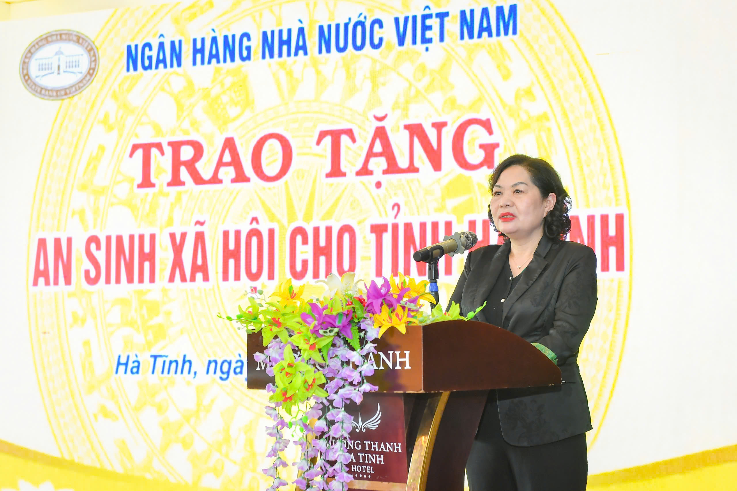 Đồng chí Nguyễn Thị Hồng - Ủy viên Ban Chấp hành Trung ương Đảng, Thống đốc NHNN phát biểu tại chương trình
