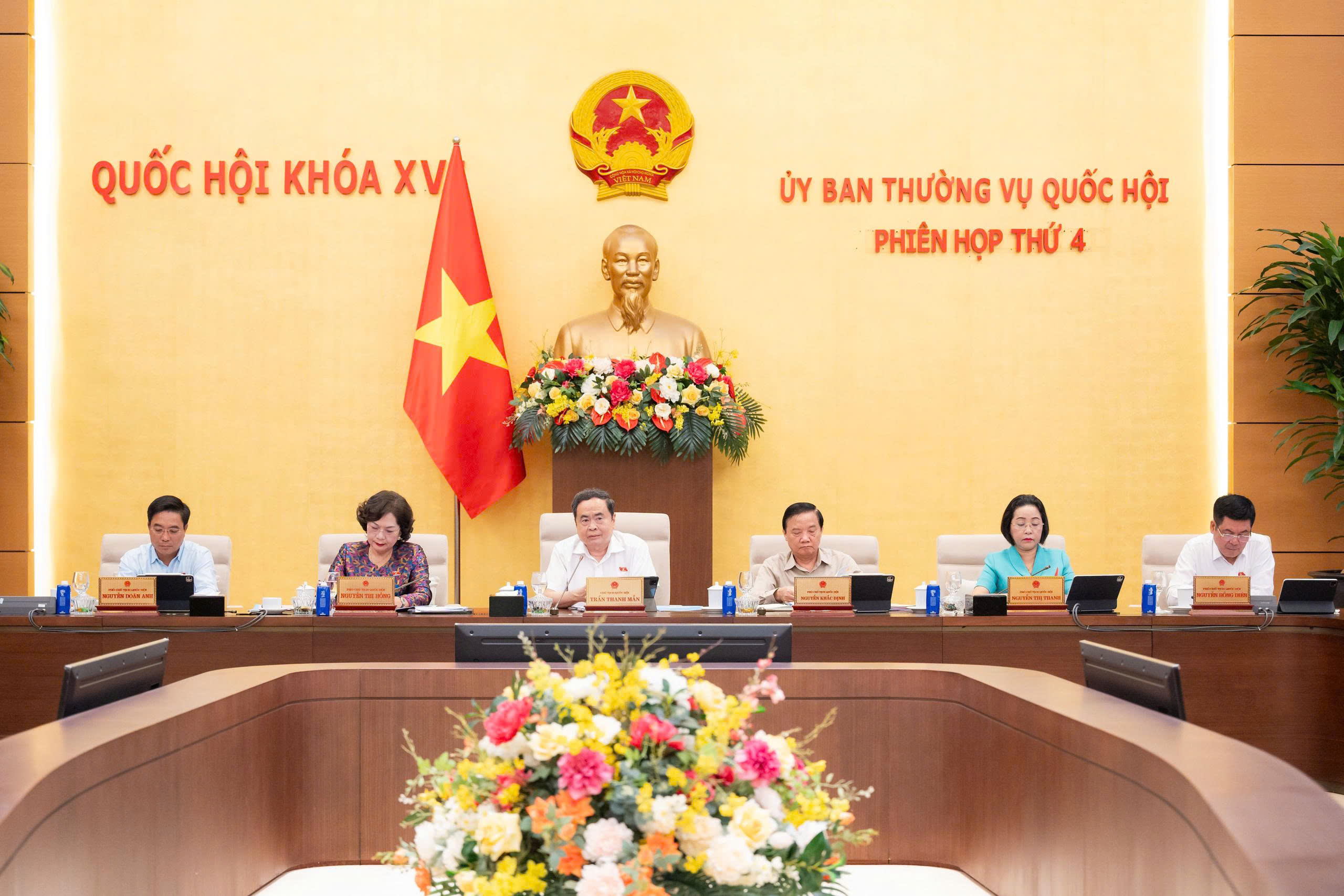 Ủy ban Thường vụ Quốc hội cho ý kiến về dự án Luật sửa đổi, bổ sung 03 luật trong lĩnh vực ngân hàng