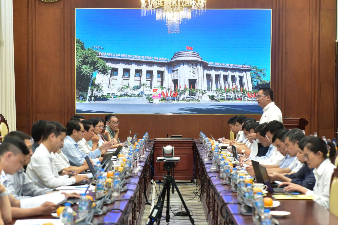 Ngân hàng Nhà nước làm việc với Đoàn khảo sát của Quốc hội về dự án Luật An ninh dữ liệu và dự án Luật Định danh và xác thực điện tử