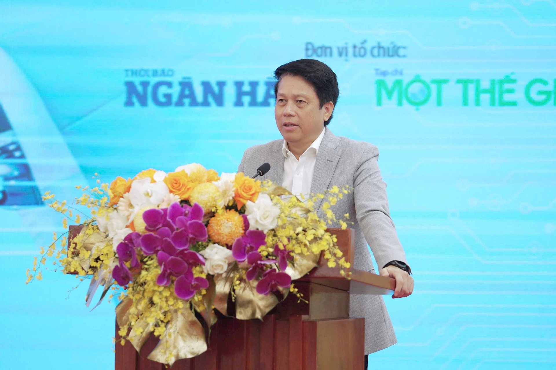 Ngân hàng thời đại số: Đổi mới mô hình và tái cấu trúc nhân lực