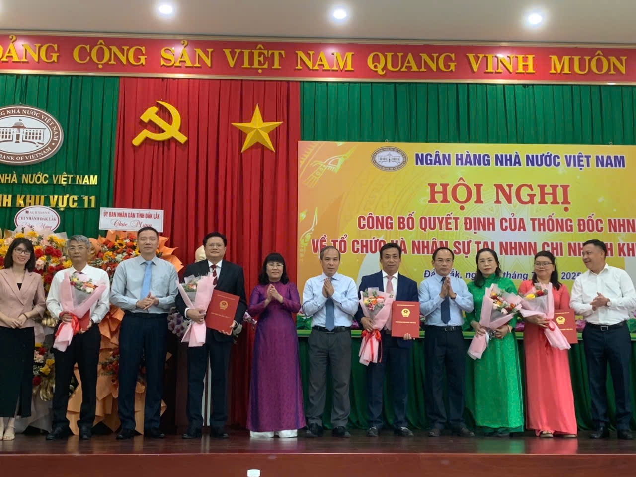 Hội nghị công bố quyết định về tổ chức và nhân sự đối với Ngân hàng Nhà nước Việt Nam chi nhánh Khu vực 11  