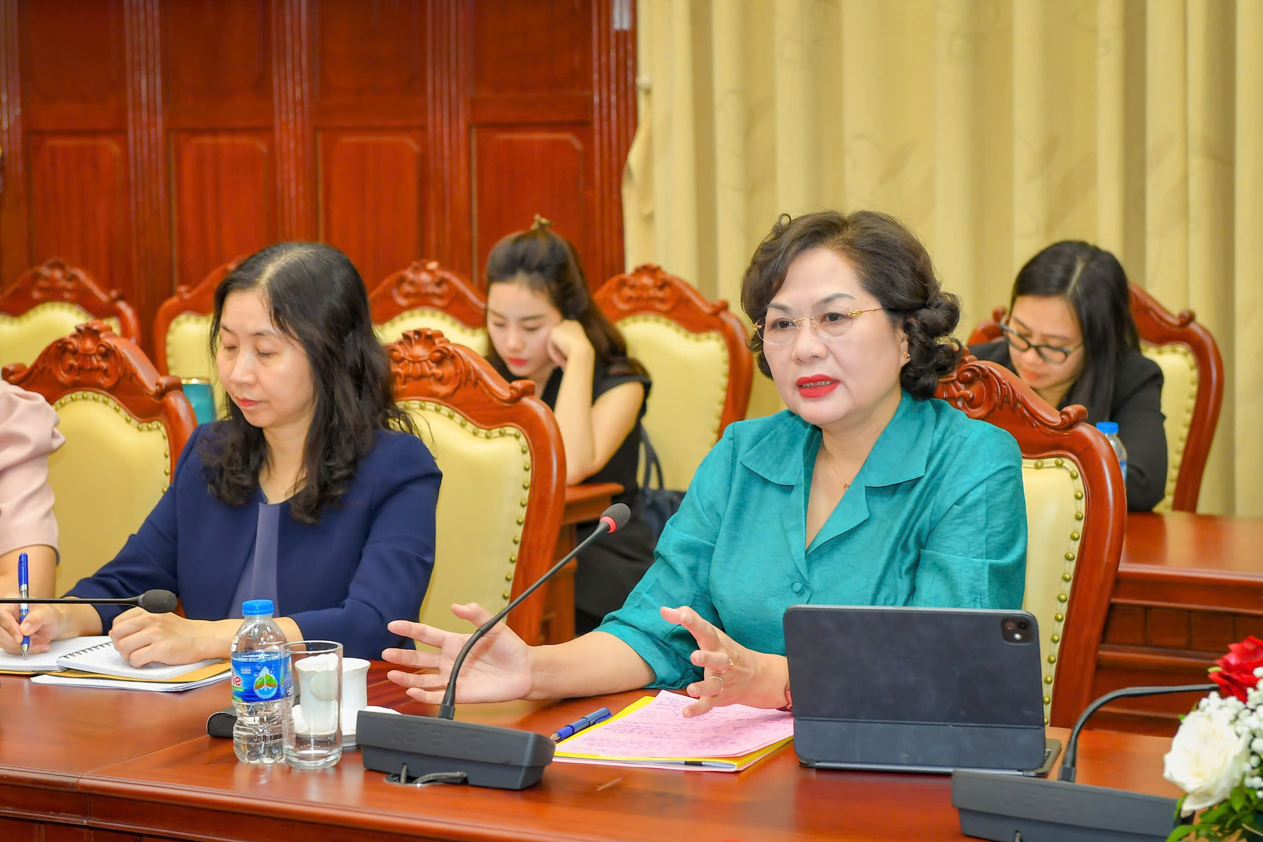Thống đốc Ngân hàng Nhà nước Việt Nam tiếp Phó Tổng Giám đốc Quỹ Tiền tệ Quốc tế