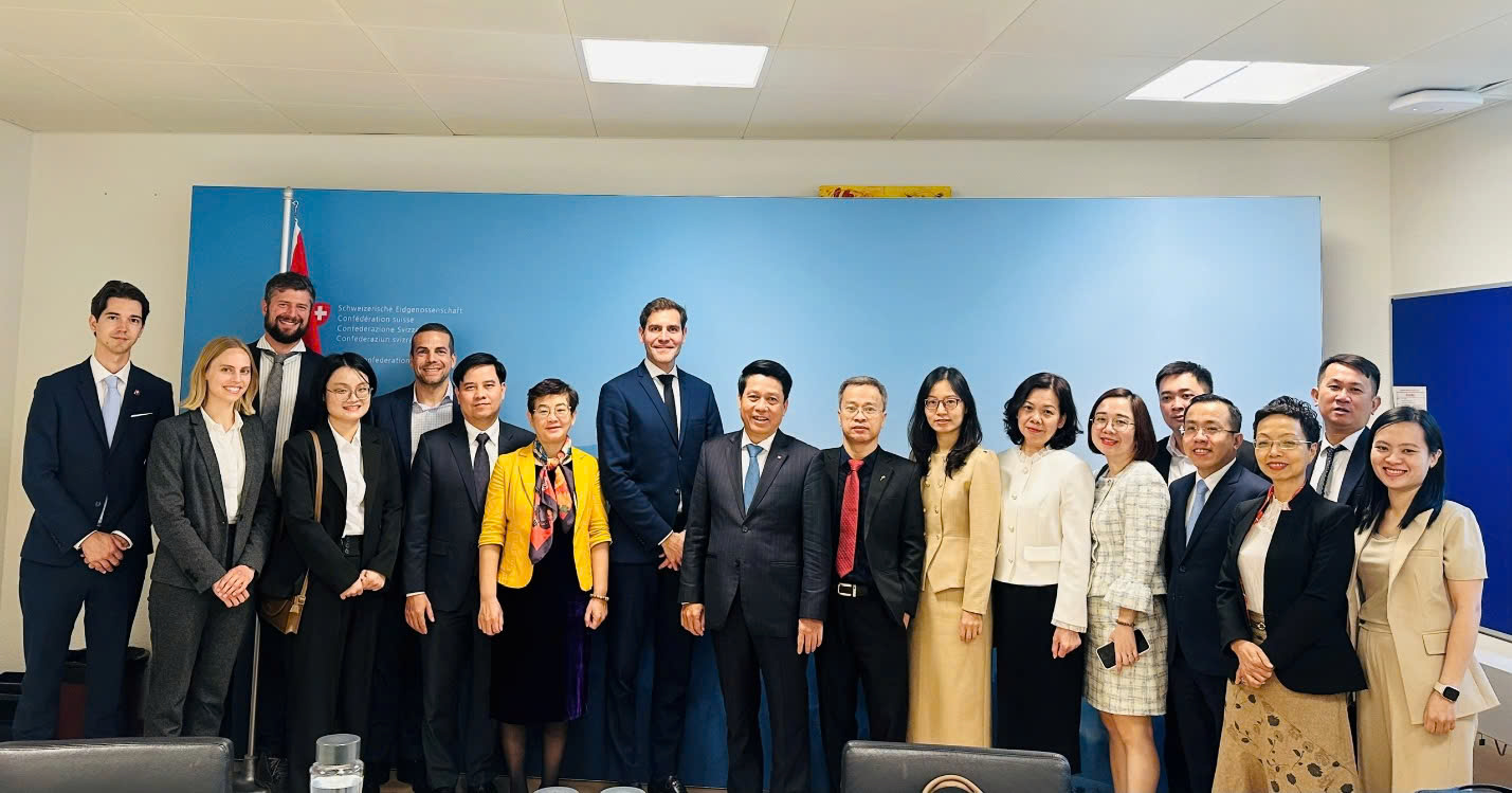 Đoàn công tác nghiên cứu kinh nghiệm chuyển đổi số, Fintech và tài sản mã hóa tại Thụy Sĩ và Vương quốc Anh
