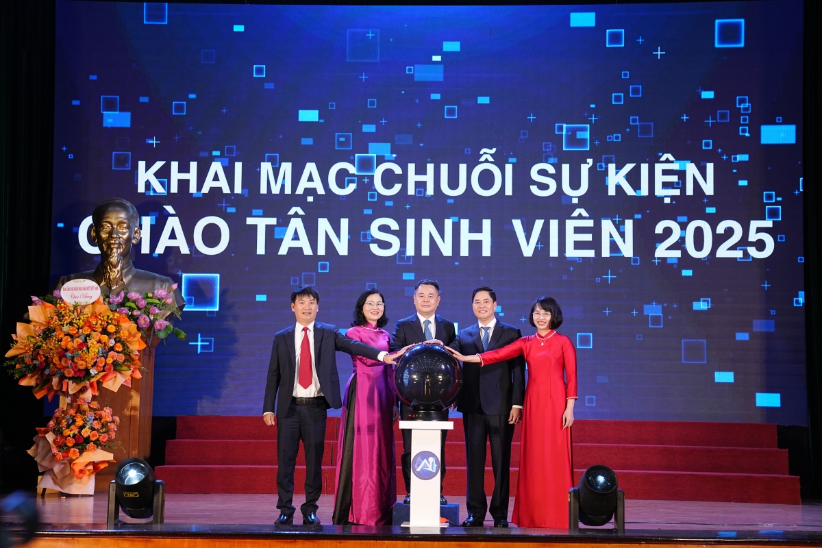 Thời báo Ngân hàng và Học viện Ngân hàng phối hợp tổ chức chuỗi sự kiện Chào tân sinh viên 2025