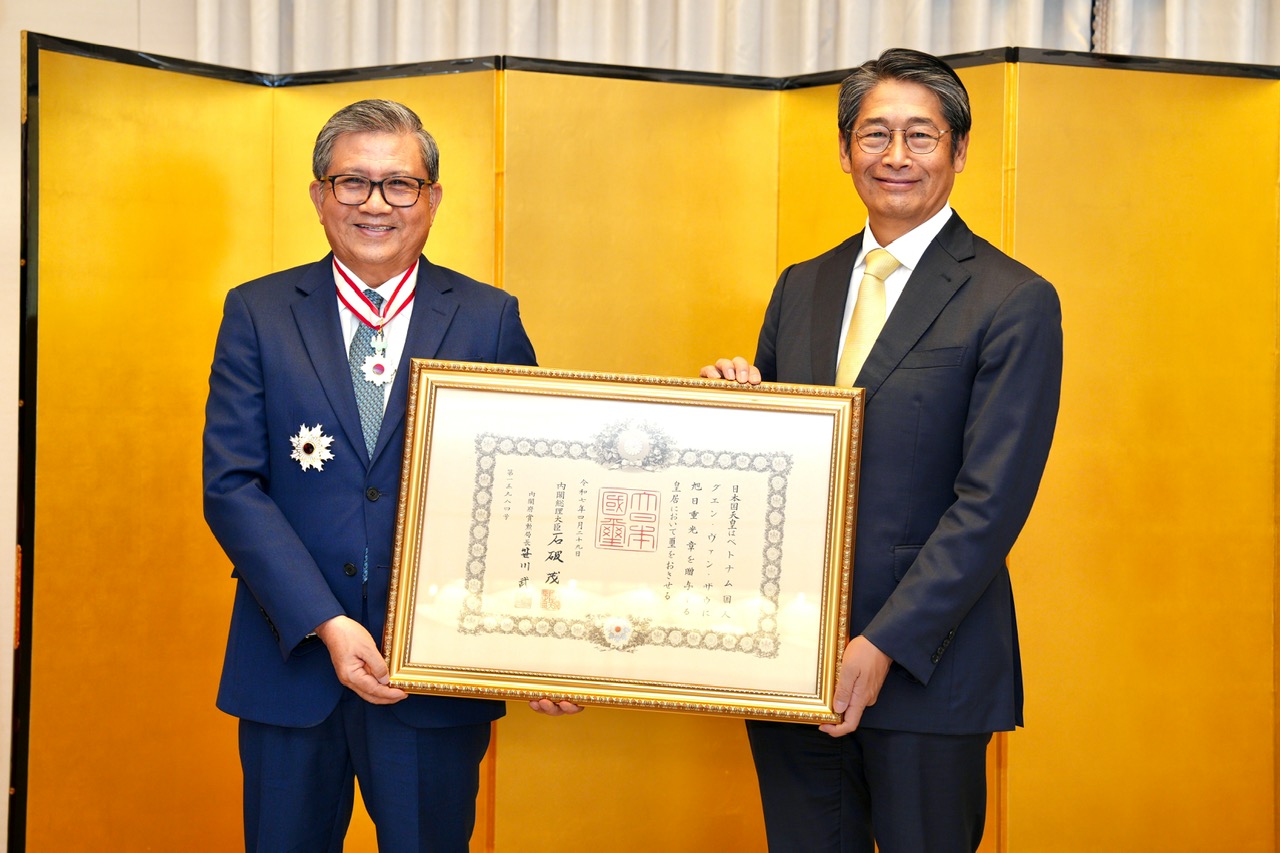 Former SBV Governor Nguyen Van Giau awarded Order of the Rising Sun for contributions to strengthening Vietnam–Japan relations