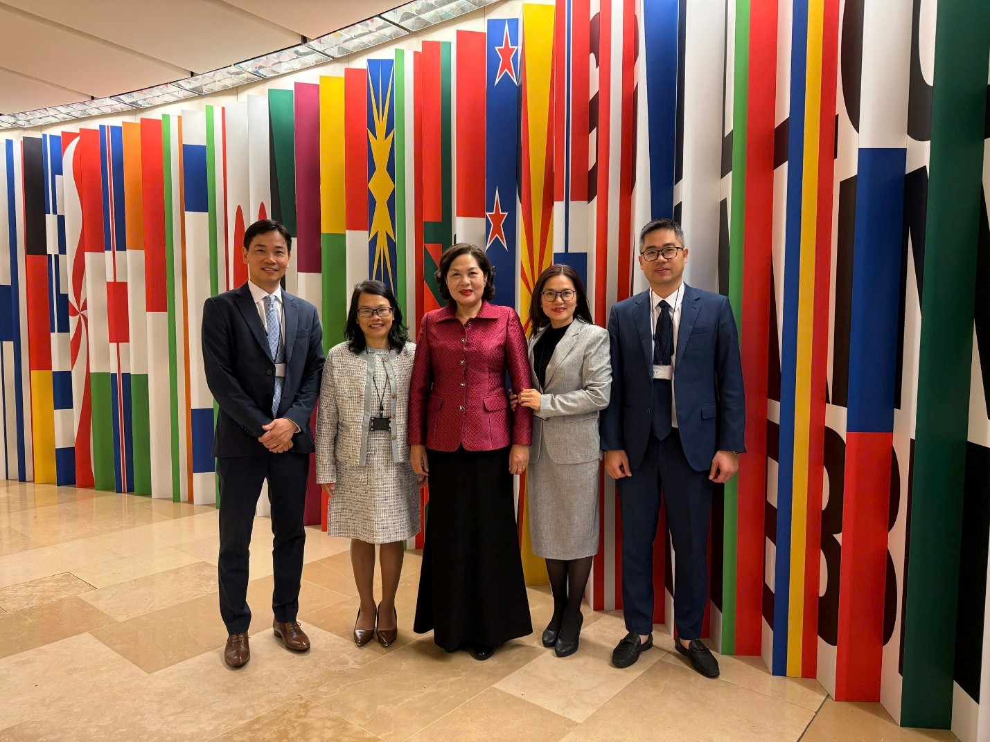 Thống đốc Nguyễn Thị Hồng tham dự Hội nghị Thống đốc Ngân hàng Thanh toán Quốc tế định kỳ tháng 11/2025