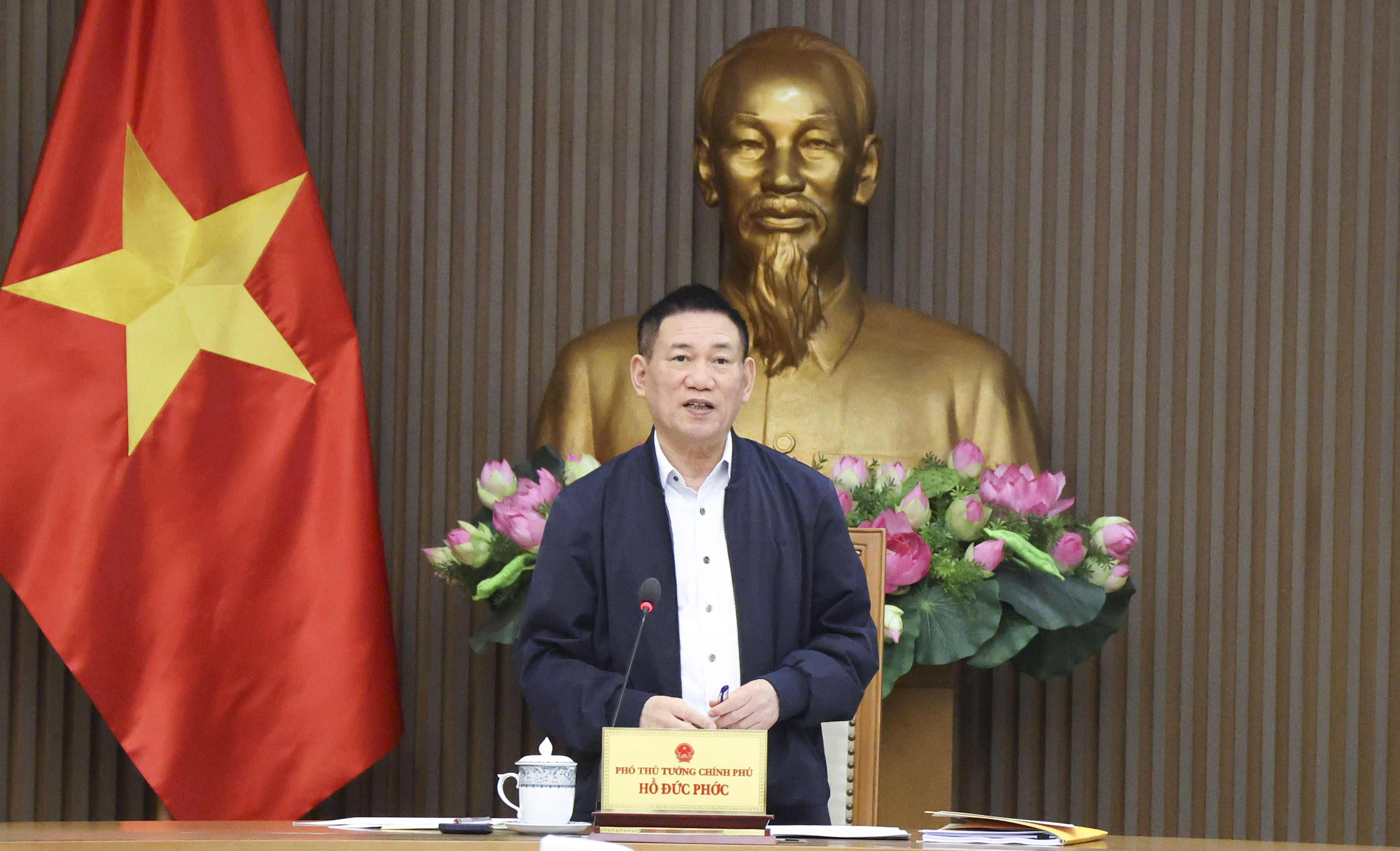 Kiên định mục tiêu ổn định vĩ mô, kiềm chế lạm phát, hỗ trợ tăng trưởng