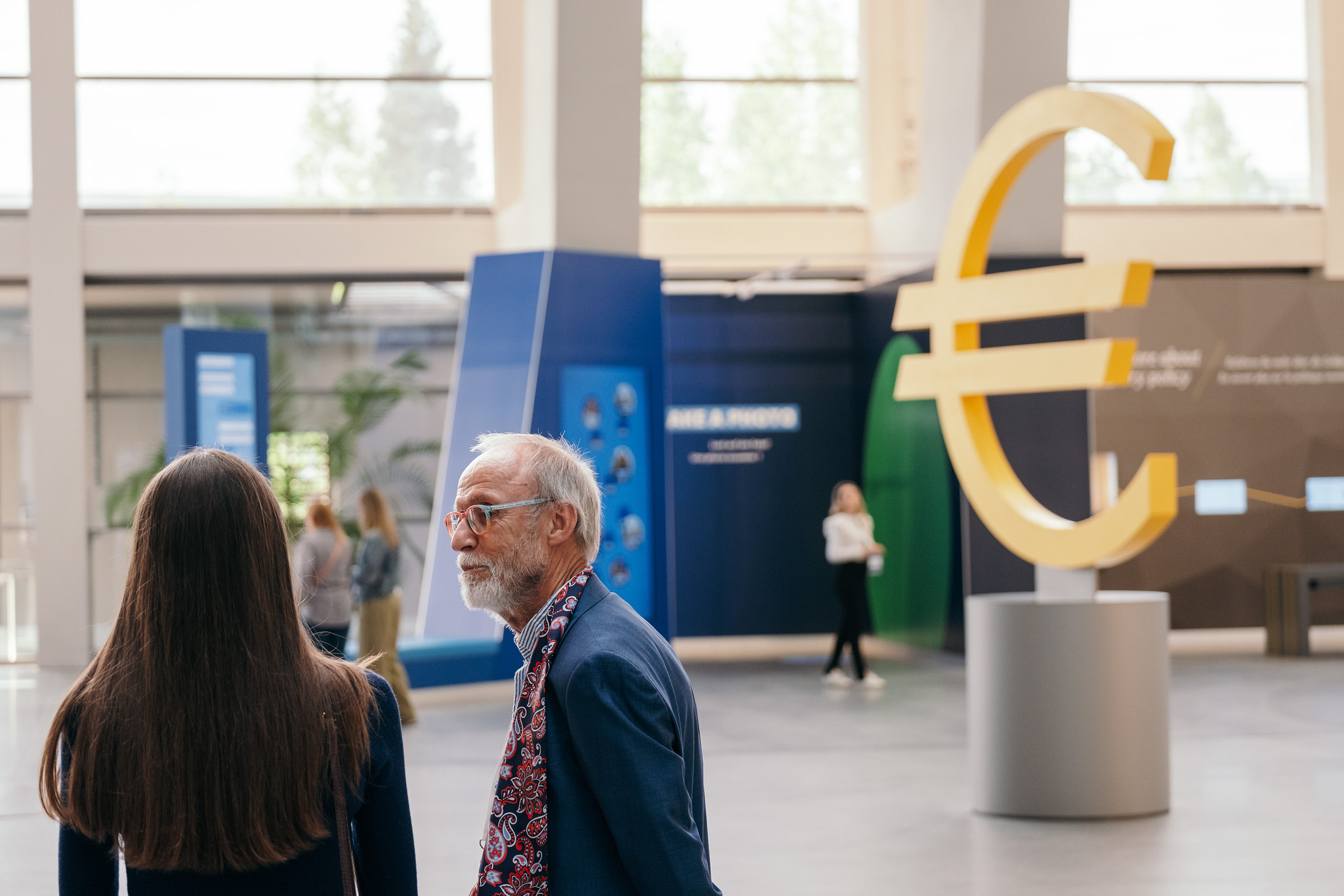 ECB duy trì lập trường thận trọng trong bối cảnh lạm phát hạ nhiệt và bất ổn toàn cầu gia tăng