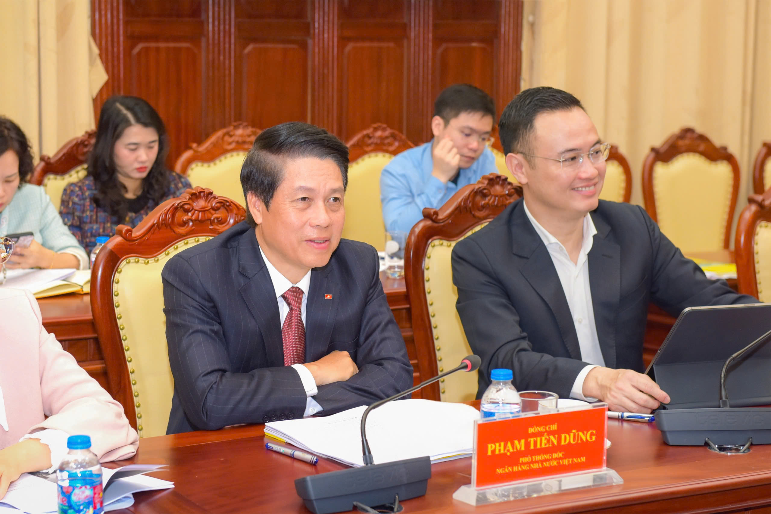 Hình nhỏ