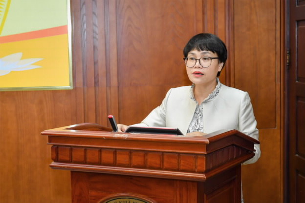Vụ trưởng Vụ Tài chính – Kế toán Nguyễn Hồng Vân báo cáo tại Hội nghị